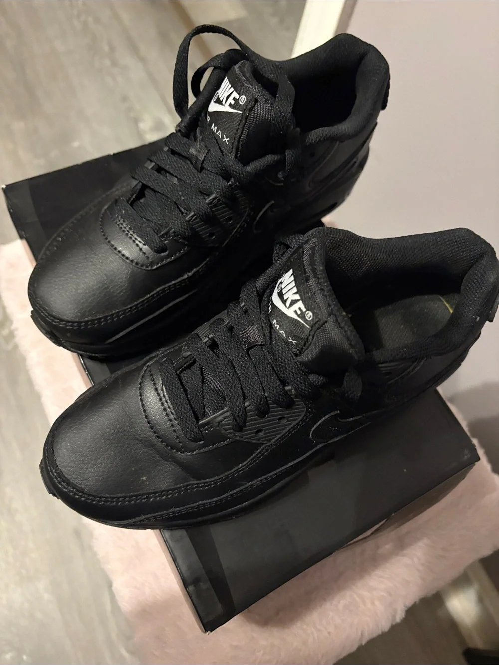 Nike Air Max Black Leather Men's Sneakers